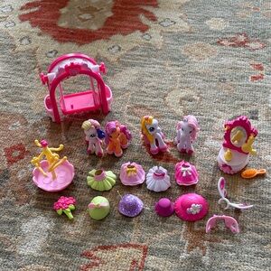 Lot of My Little Pony Ponyville